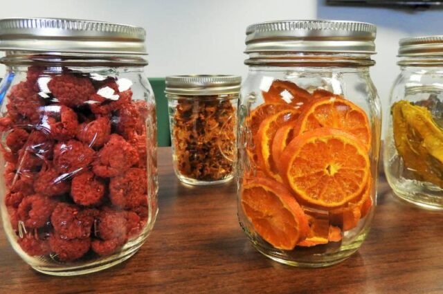 how to store dehydrated food